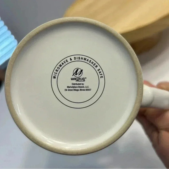 Lindt Lindor Coffee Tea Mug Cup White with Gold Leaf Embossing Large 24 oz - Picture 6 of 6